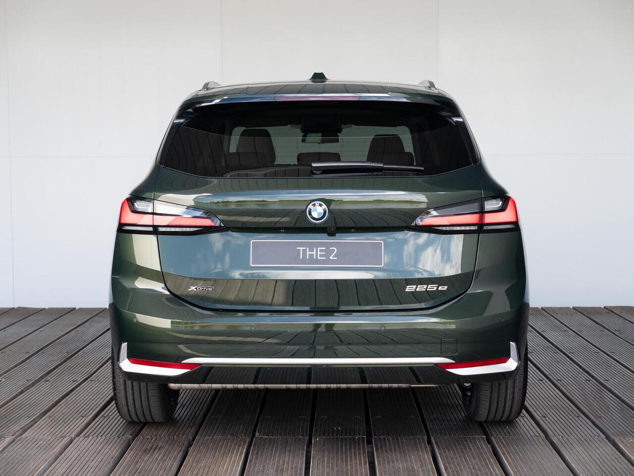 BMW 2-SERIE Active Tourer 225e xDrive | Luxury Line | Innovation Pack | Comfort Pack | Travel Pack