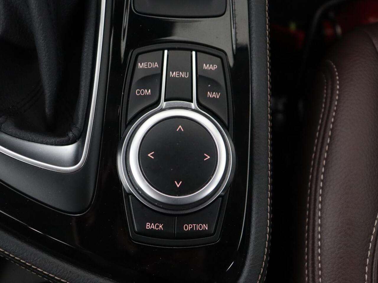 BMW 2-SERIE Active Tourer 225xe iPerformance Luxury Line | Panoramadak | Leder | Head-Up | Camera | Keyless | Navigatie | Park Assist | Adaptief LED