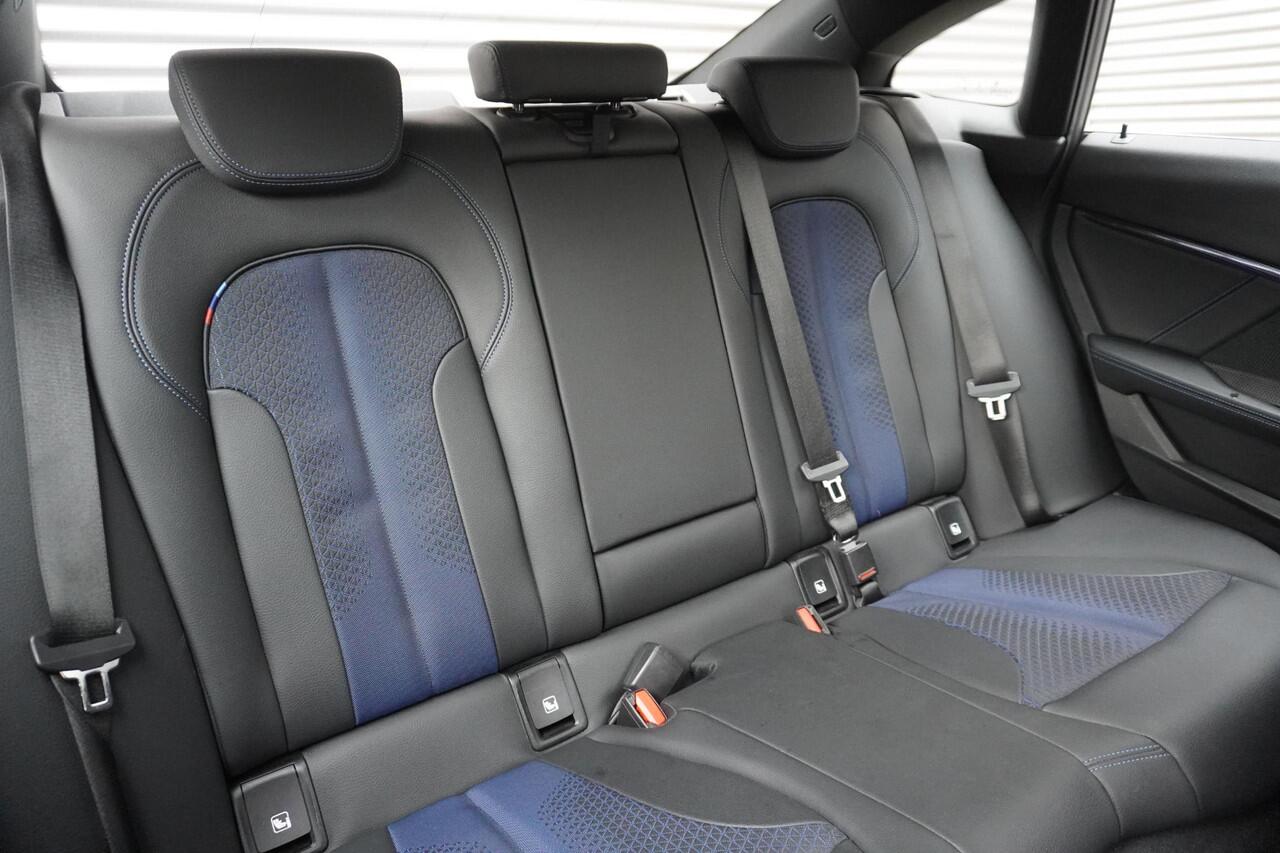 BMW 2-SERIE Gran Coupé 218i Executive | Model M Sport | Parking Pack | Achteruitrijcamera | Glazen panoramadak | HiFi System