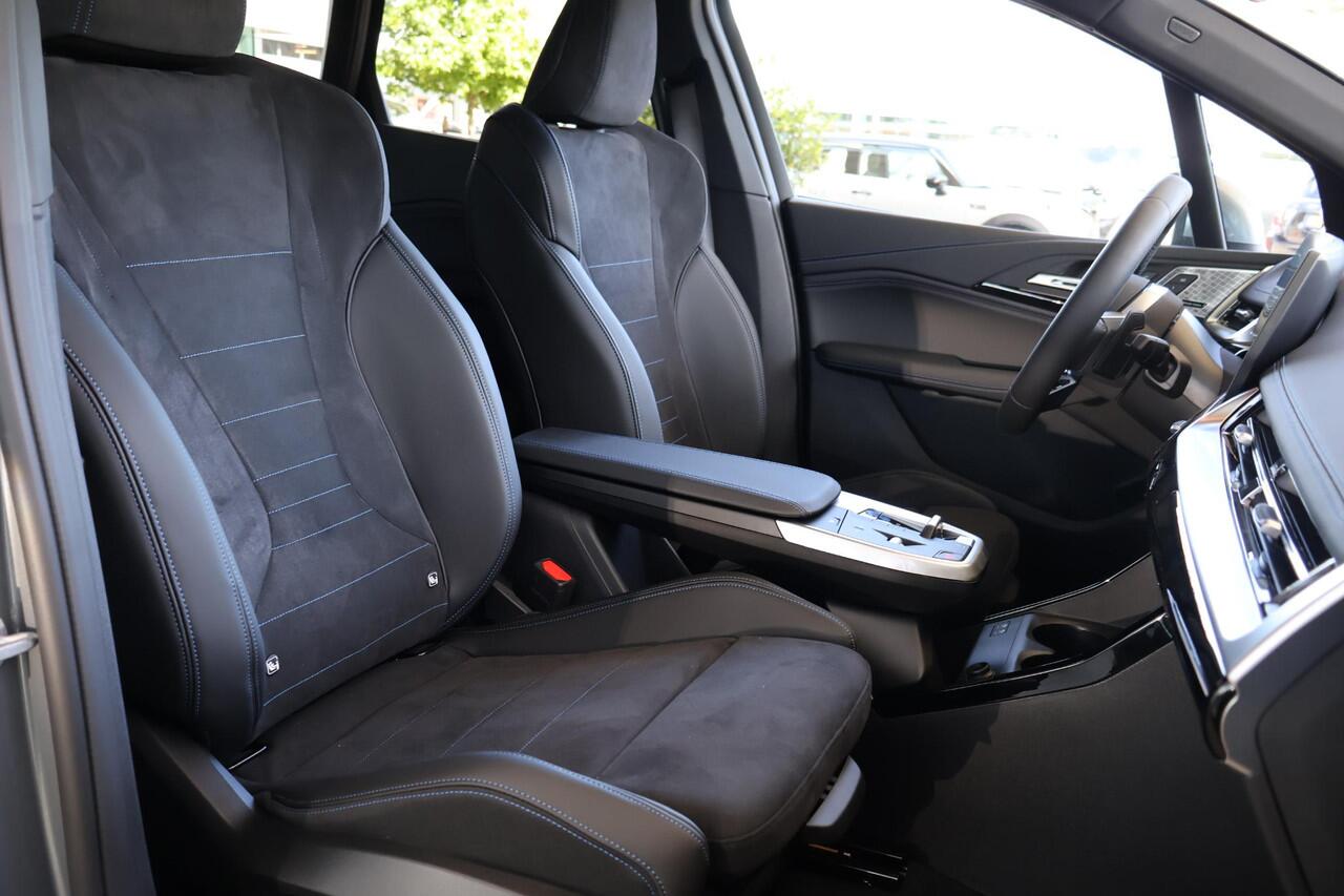 BMW 2-SERIE Active Tourer 220i | M Sportpakket | Stoelen Pakket | Premium Pack