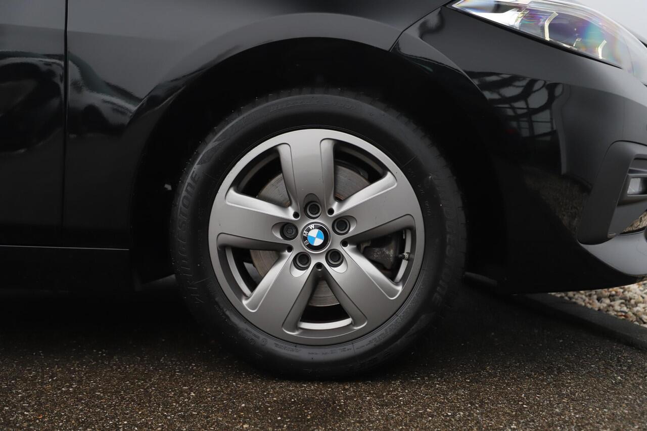 BMW 2-SERIE Gran Coupé 218i Executive Edition Navigatie Carplay Android LED Parkeersensoren