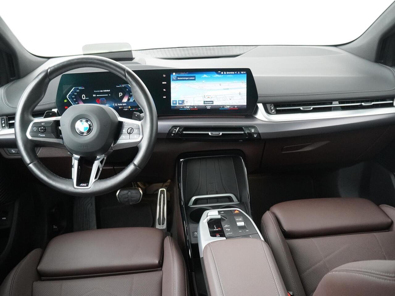 BMW 2-SERIE Active Tourer 220i | M Sportpakket | Travel pack | Comfort Acces | Elektrisch verwarmde voorstoelen
