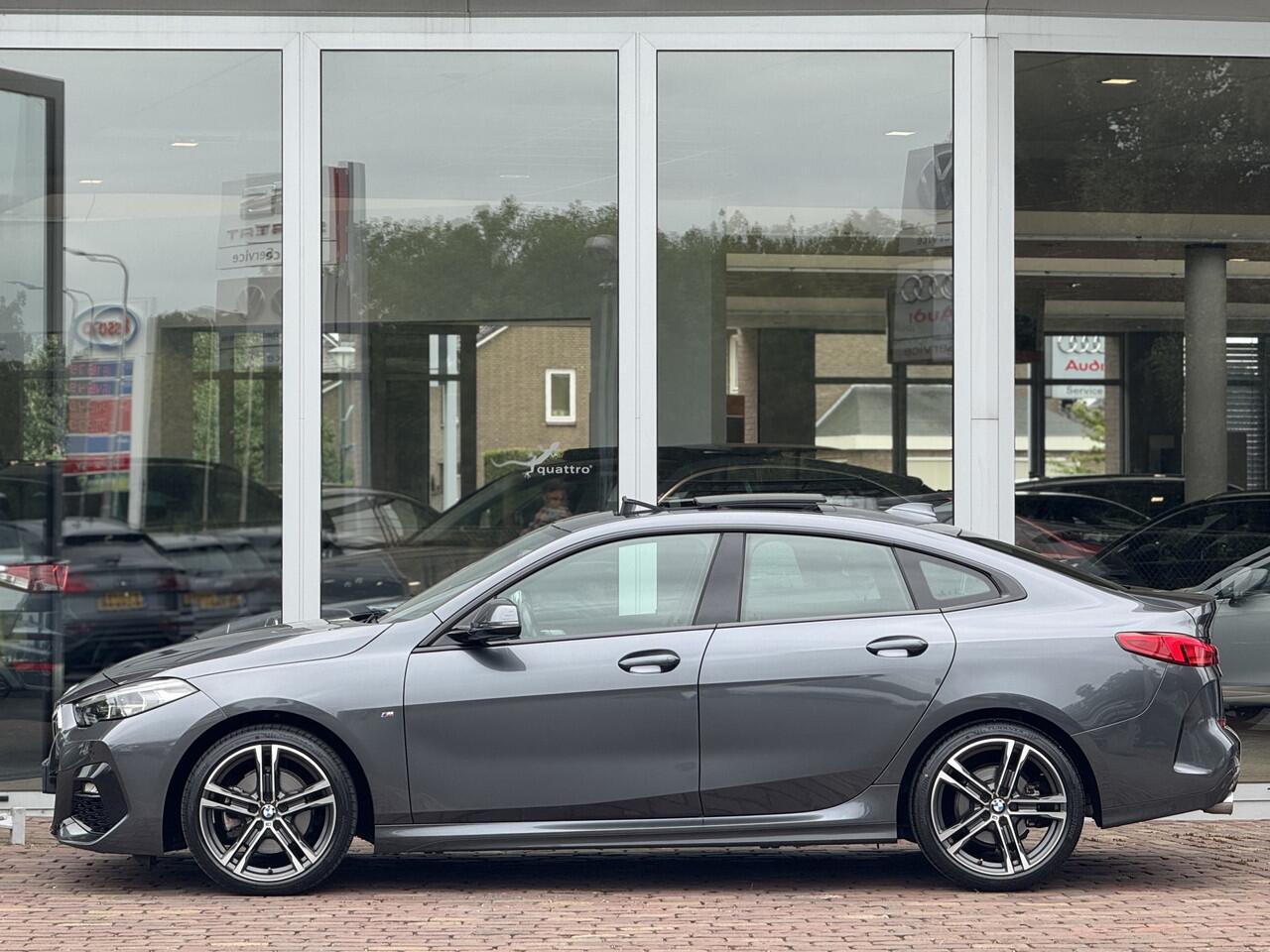 BMW 2-SERIE Gran Coupé 218i High Executive | Pano | Keyless | Leer