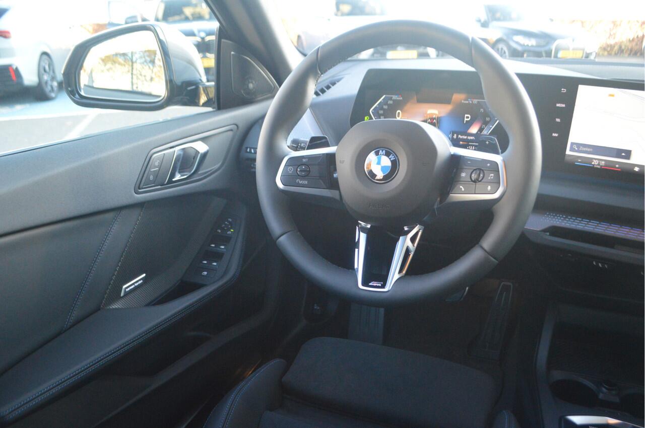 BMW 2-SERIE Gran Coupé 220 M Sport Automaat / Sportstoelen / Achteruitrijcamera / M Adaptief onderstel / Adaptieve LED / Comfort Access / Stoelverwarming / Harman-Kardon