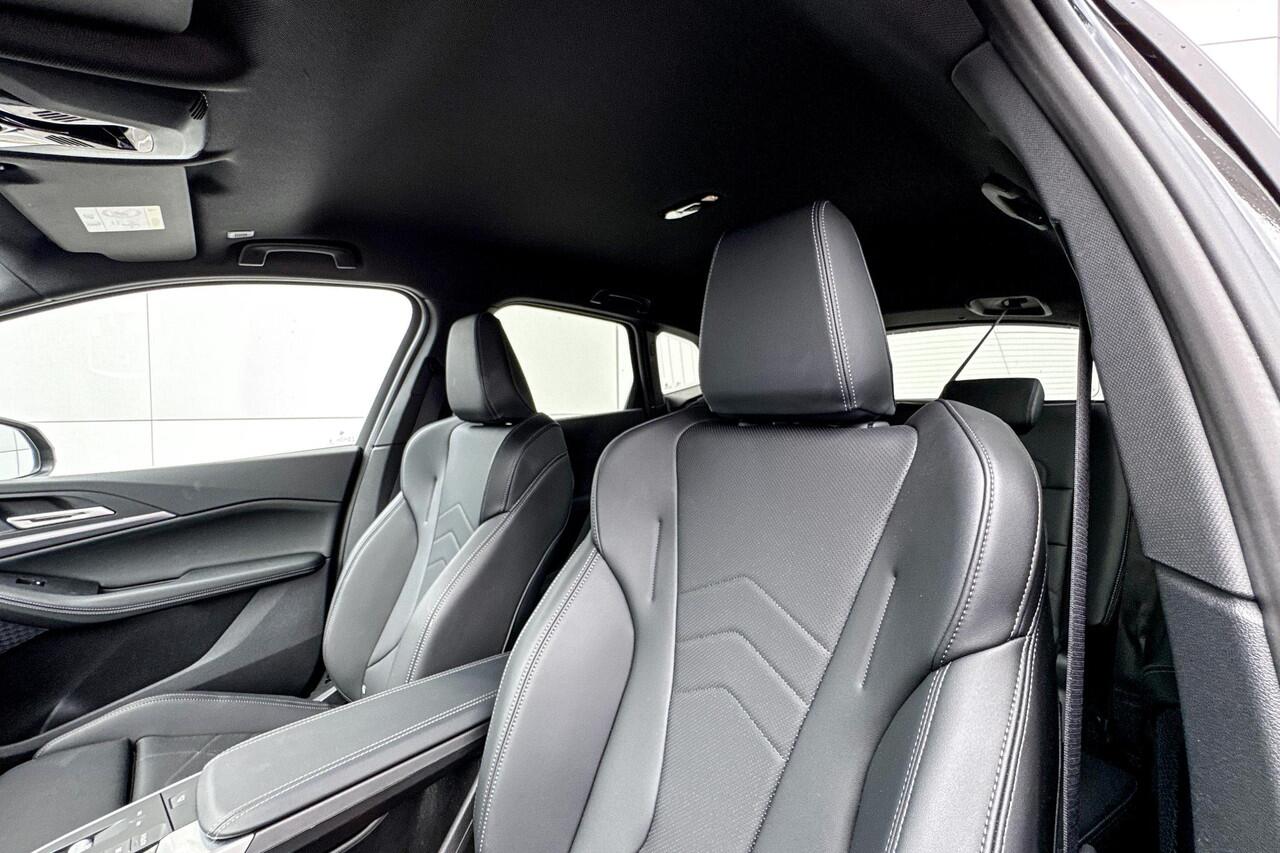 BMW 2-SERIE Active Tourer 220i | Selections | M Sport | Achteruitrijcamera | Trekhaak |