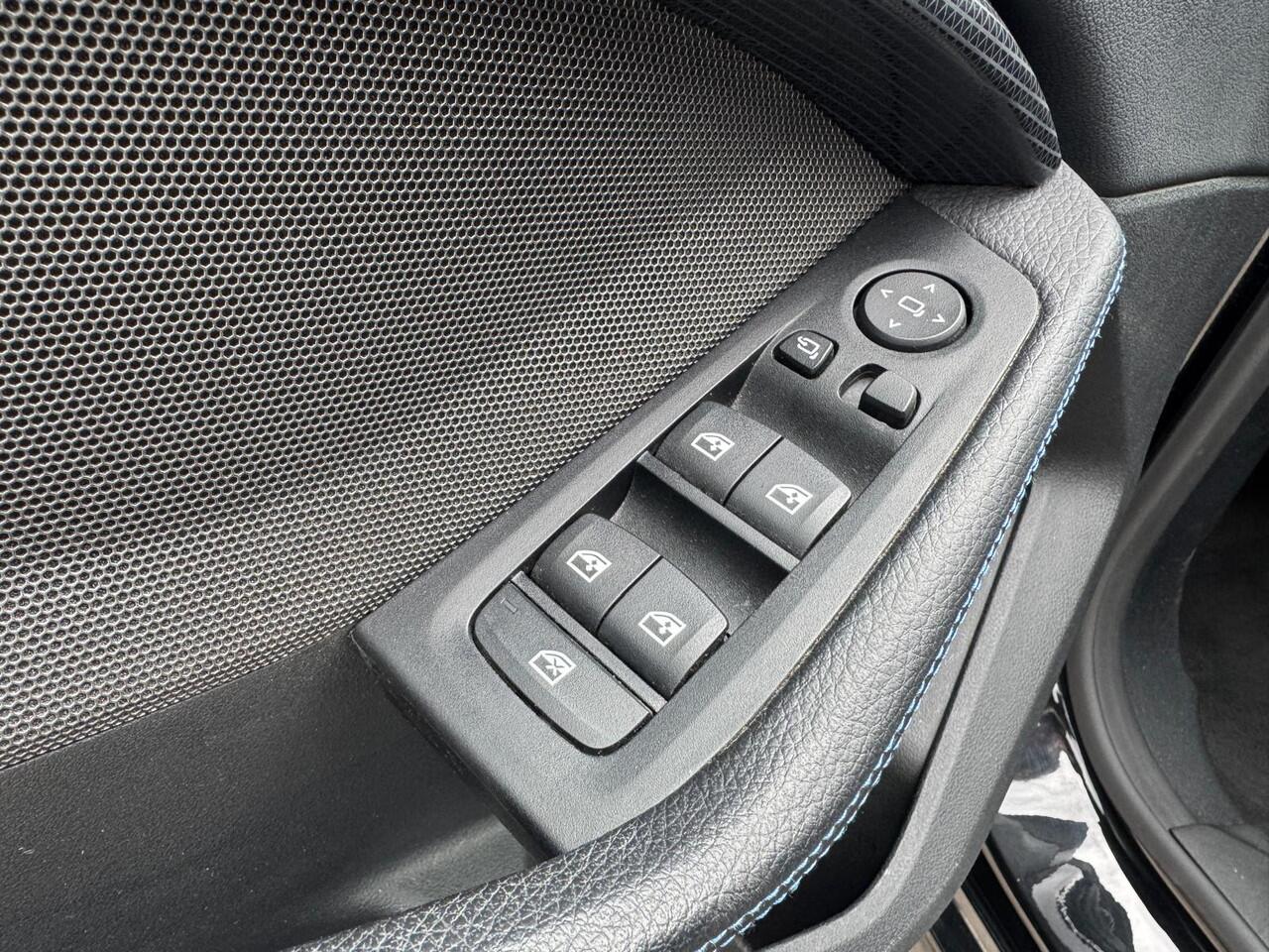 BMW 2-SERIE Gran Coupé M235i xDrive High Exe, M Performance, Schaalstoel, Head-up, Harman/Kardon, Adaptive Cruise . Een proefrit levert het bewijs. Neem contact op en we maken een afspraak!