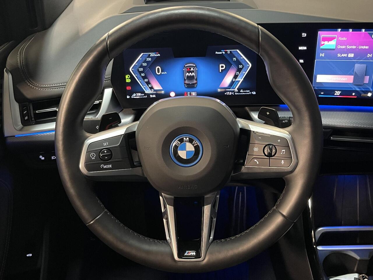 BMW 2-SERIE Active Tourer 225e xDrive M Sport 19"/Leder/Panoramadak/Stoel + stuurverwarming/Harman Kardon/360 camera/Head-up/Dodehoek/Keyless