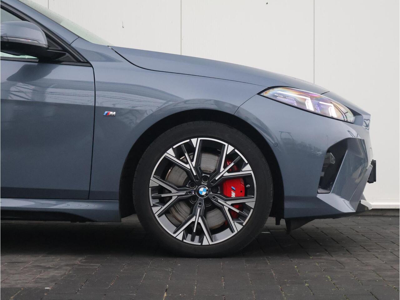 BMW 2-SERIE Gran Coupé 220 M Sportpakket Pro/ Stuurverwarming/ Panoramadak/ Harman-Kardon/ Head-Up/ Comfort Access