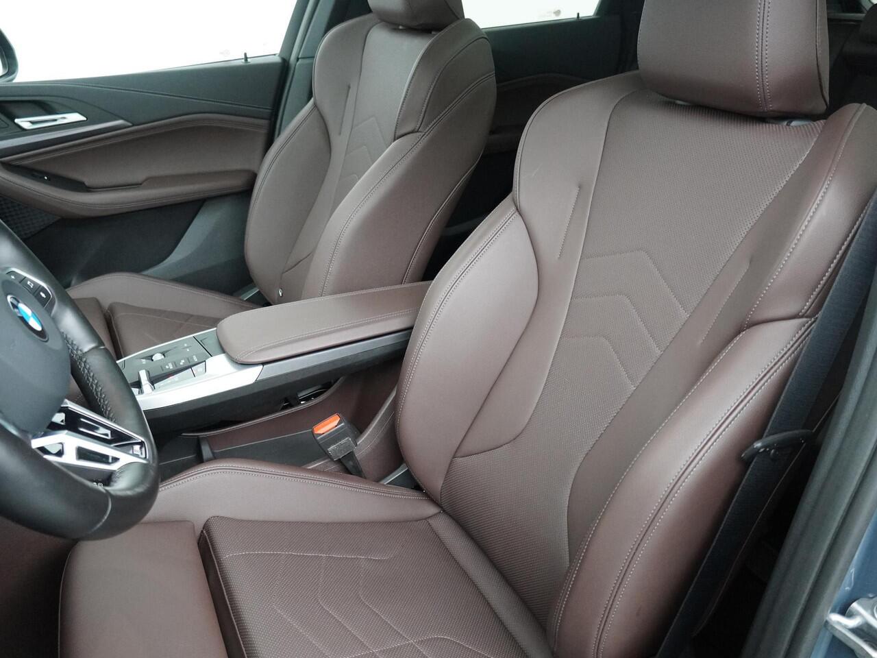 BMW 2-SERIE Active Tourer 220i | M Sportpakket | Travel pack | Comfort Acces | Elektrisch verwarmde voorstoelen