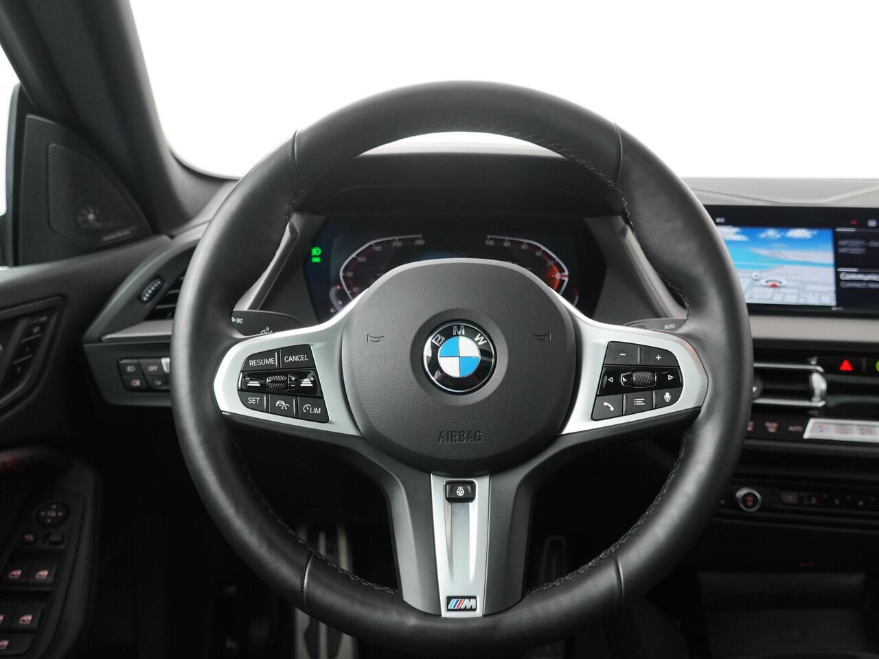 BMW 2-SERIE Gran Coupé 220 M Sport | Panoramadak | Active Cruise | Head-Up | Stoelverwarming | Stuurverwarming |