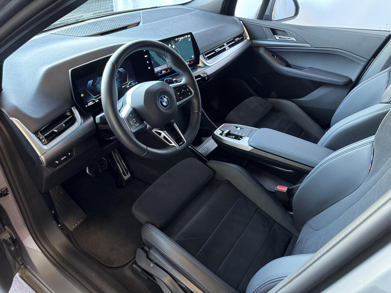 BMW 2-SERIE Active Tourer ? 230E ? XDRIVE 326 PK M SPORT LED ELEK.KLEP CAMERA TREKHAAK 04/2024 AWD 4X4 4WD M-Sportpakket PHEV