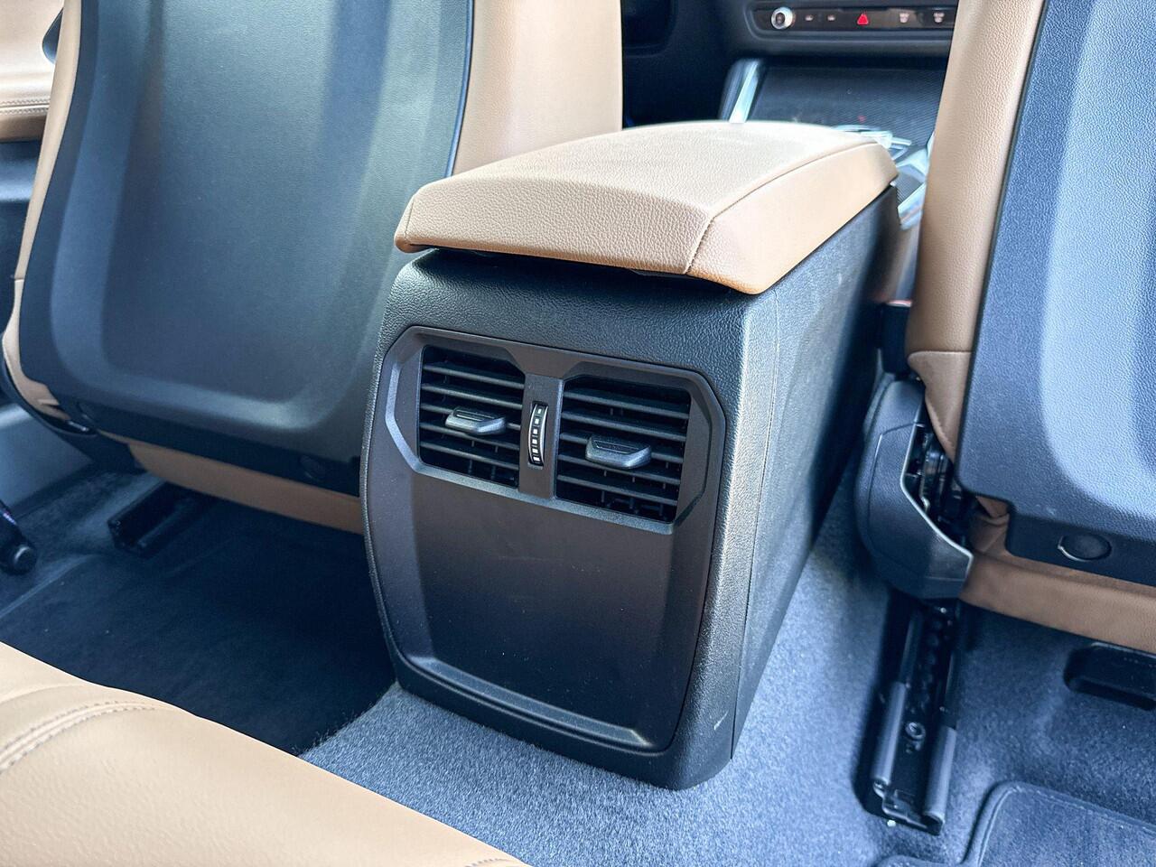 BMW 2-SERIE Coupé 220i | M Sport Pro | Premium Pack | Glazen Panoramadak