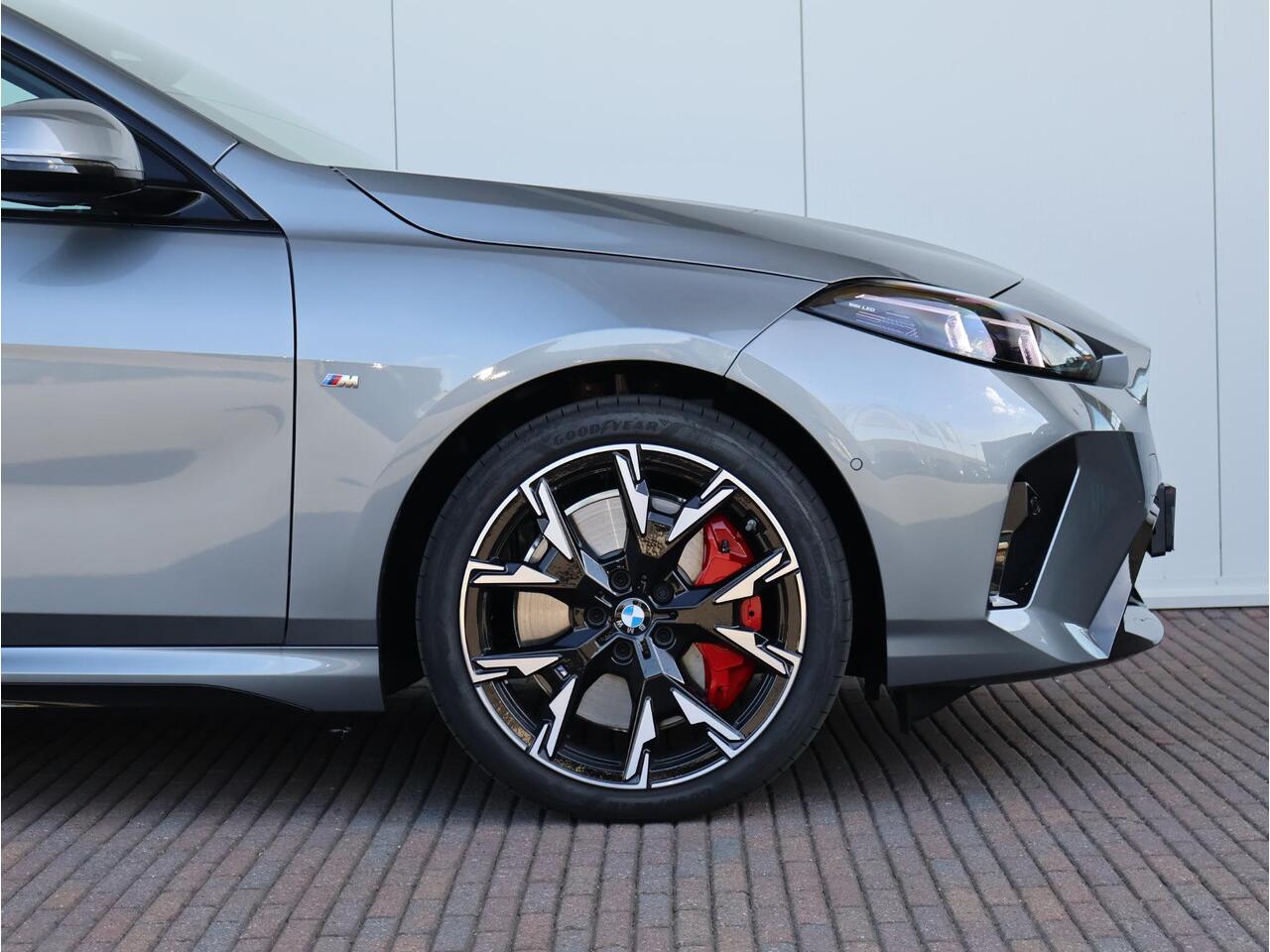 BMW 2-SERIE Gran Coupé 220 M Sport Design Edition M Sportpakket Pro/ Stuurwielrand verwarmd/ Comfort Access/ Achteruitrijcamera/ Sportstoelen/ Stoelverwarming/ 19 inch LM