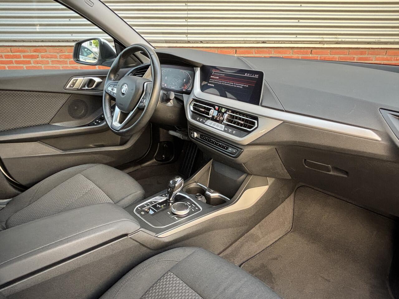 BMW 2-SERIE Gran Coupé 218i Executive | Apple Carplay/Android Auto | 18 inch ///M Velgen | LED |