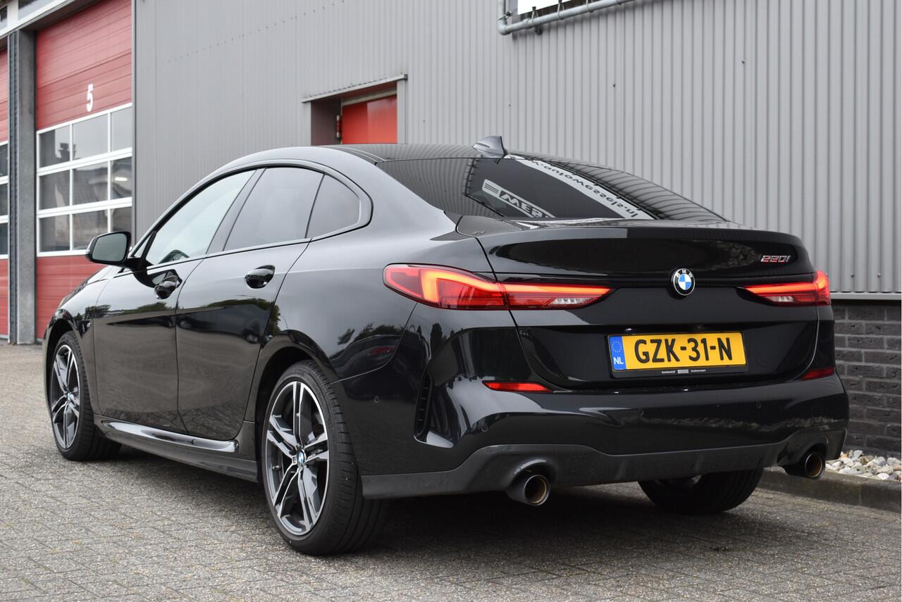 BMW 2-SERIE Gran Coupé 220i M-sport Head up, Adaptive cruise, Camera, Stoel/stuurverwarming, Carplay