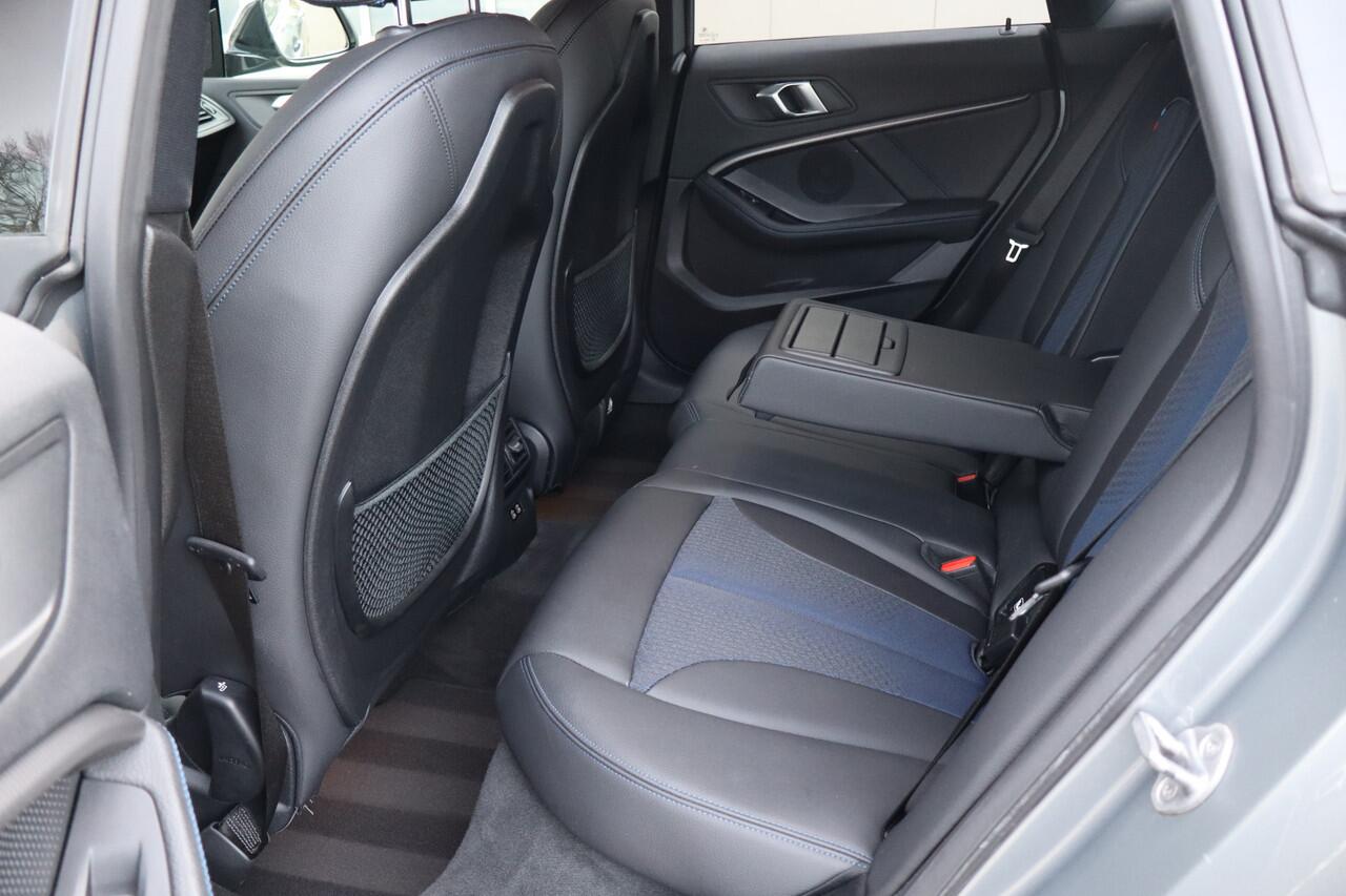 BMW 2-SERIE Gran Coupé 218i Business Edition M-Sport NL-Auto!! 19'' LM I Nav I Apple Car-Play