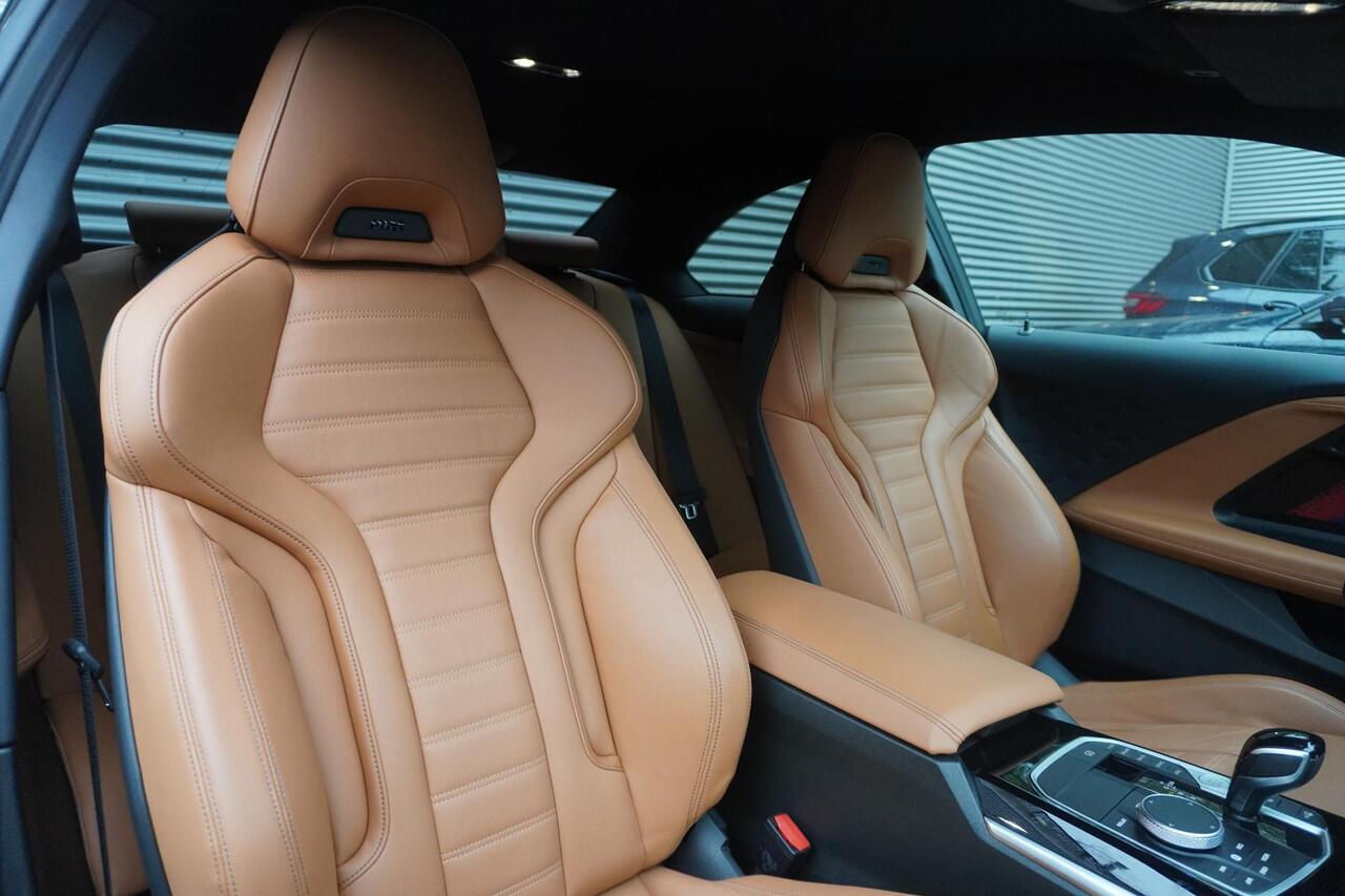 BMW 2-SERIE Coupé M240i xDrive M Sportdifferentieel | 19 inch LM M Dubbelspaak | Achteruitrijcamera | Comfort Access | HiFi System