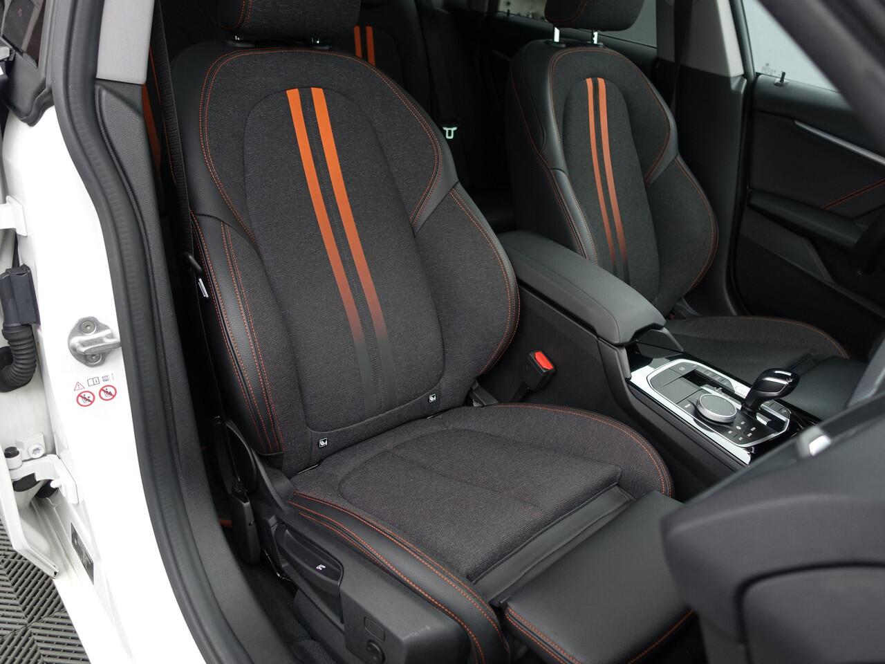 BMW 2-SERIE Gran Coupé 218i M Executive Edition Aut- Panoramadak, Stuur/Stoelverwarming, Sfeerverlichting, Carplay, Sport Interieur