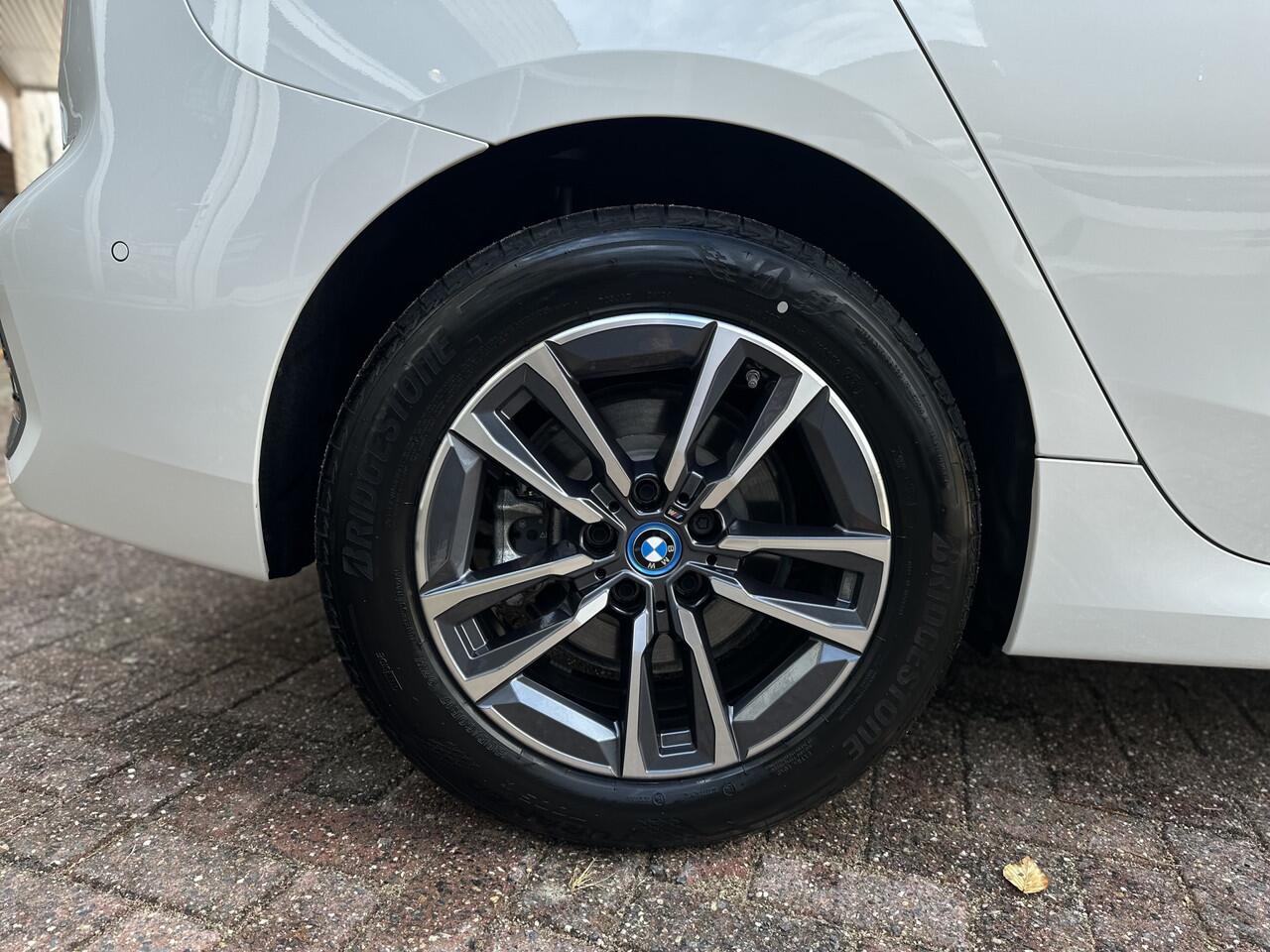 BMW 2-SERIE Active Tourer 225e xDrive Alcanatra/Leder/Stoelverwarming/Camera.