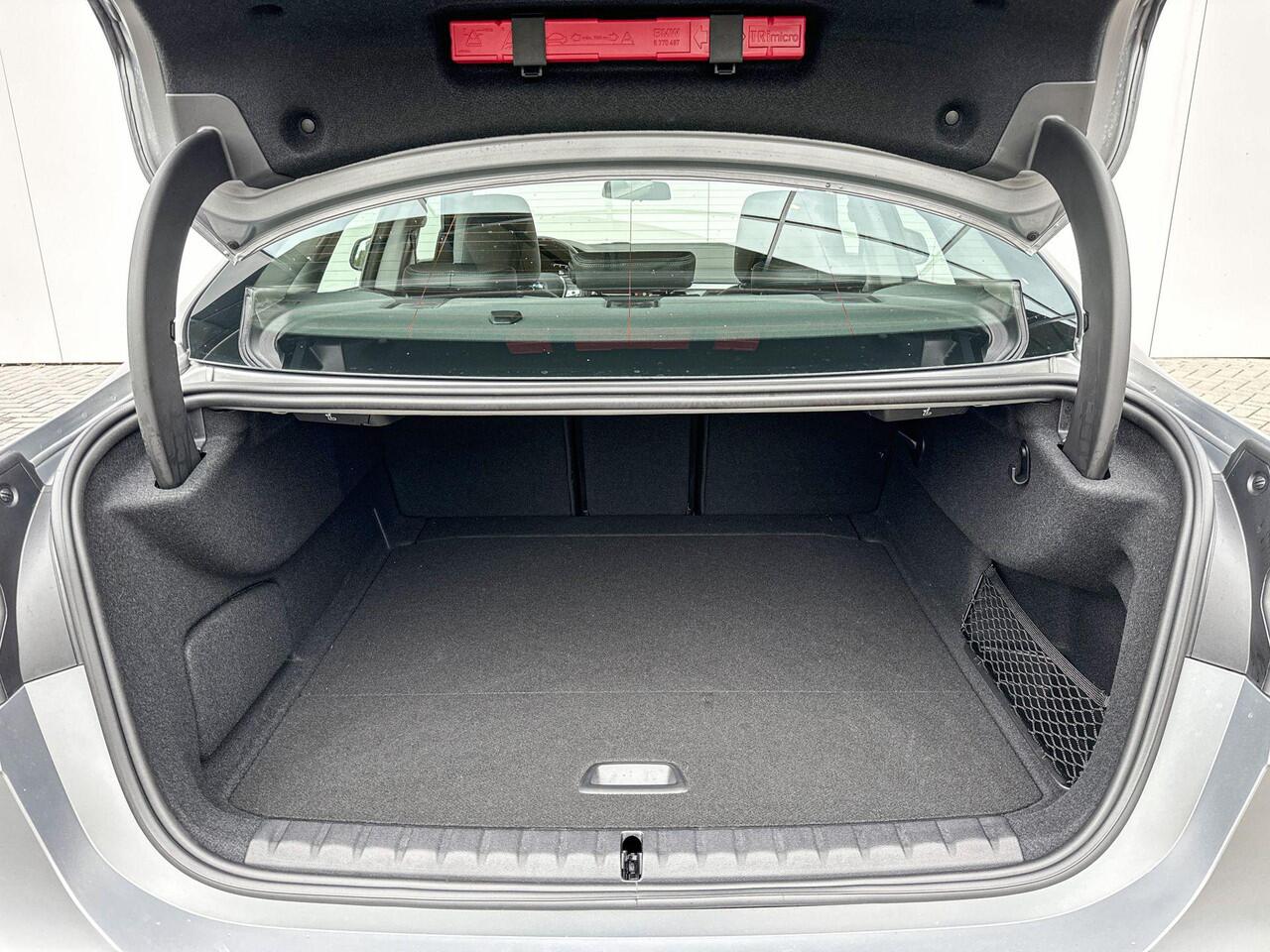 BMW 2-SERIE Gran Coupé 220i | Comfort Pack | Panoramadak | cruise control adaptief