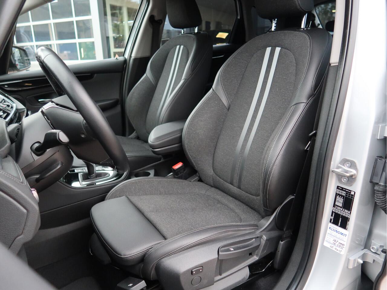 BMW 2-SERIE Active Tourer 218i Executive Edition | Comf Stoelen | Trekhaak |