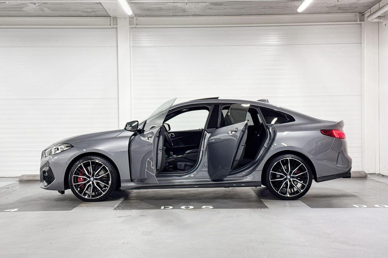 BMW 2-SERIE Gran Coupé 220i l M-Sport | Panoramadak | Harman Kardon | Selections