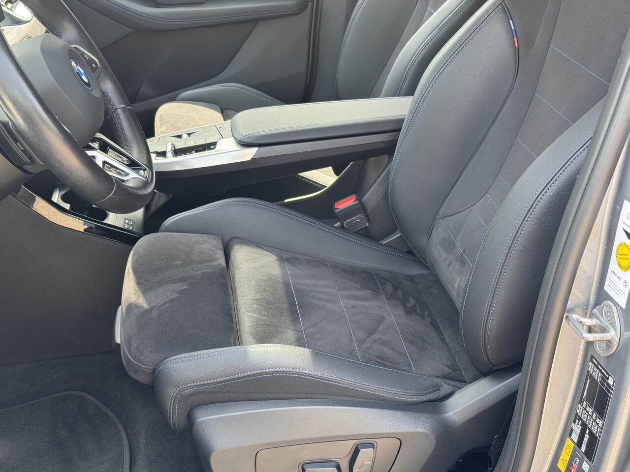 BMW 2-SERIE Active Tourer 225e xDrive M pakket, Harman/Kardon, Head-Up, Trekhaak, Panoramadak, Adaptive cruise, Alle Opies!!! . Een proefrit levert het bewijs. Neem contact op en we maken een afspraak!