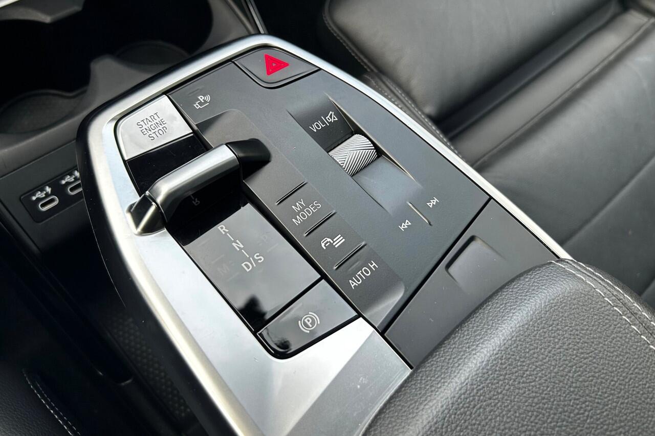 BMW 2-SERIE Active Tourer 218i M-Sport PANO H/K TREKHAAK KEYLESS