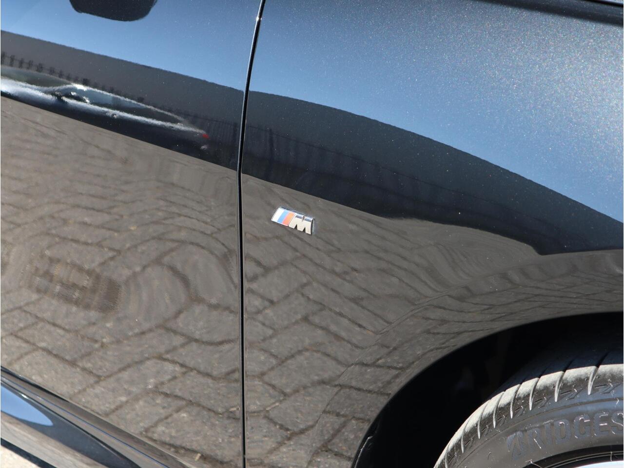 BMW 2-SERIE Gran Coupé 218i High Executive M Sport Pakket Automaat / Live Cockpit Professional / Apple CarPlay / Leder / 18 Inch / Shadow Line / DAB / Extra Getint Glas / LED / Stoelverwarming / Lichtpakket / Parkeersensoren