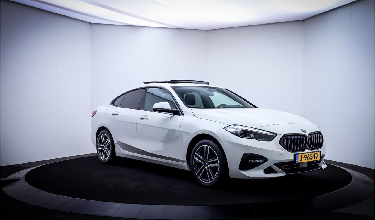 BMW 2-SERIE Gran Coupé 218iA High Executive PANO | LEDER | FULL LED | CAMERA | CARPLAY | HIFI | LMV 17'' | STOELVERW | AFN TREKHAAK