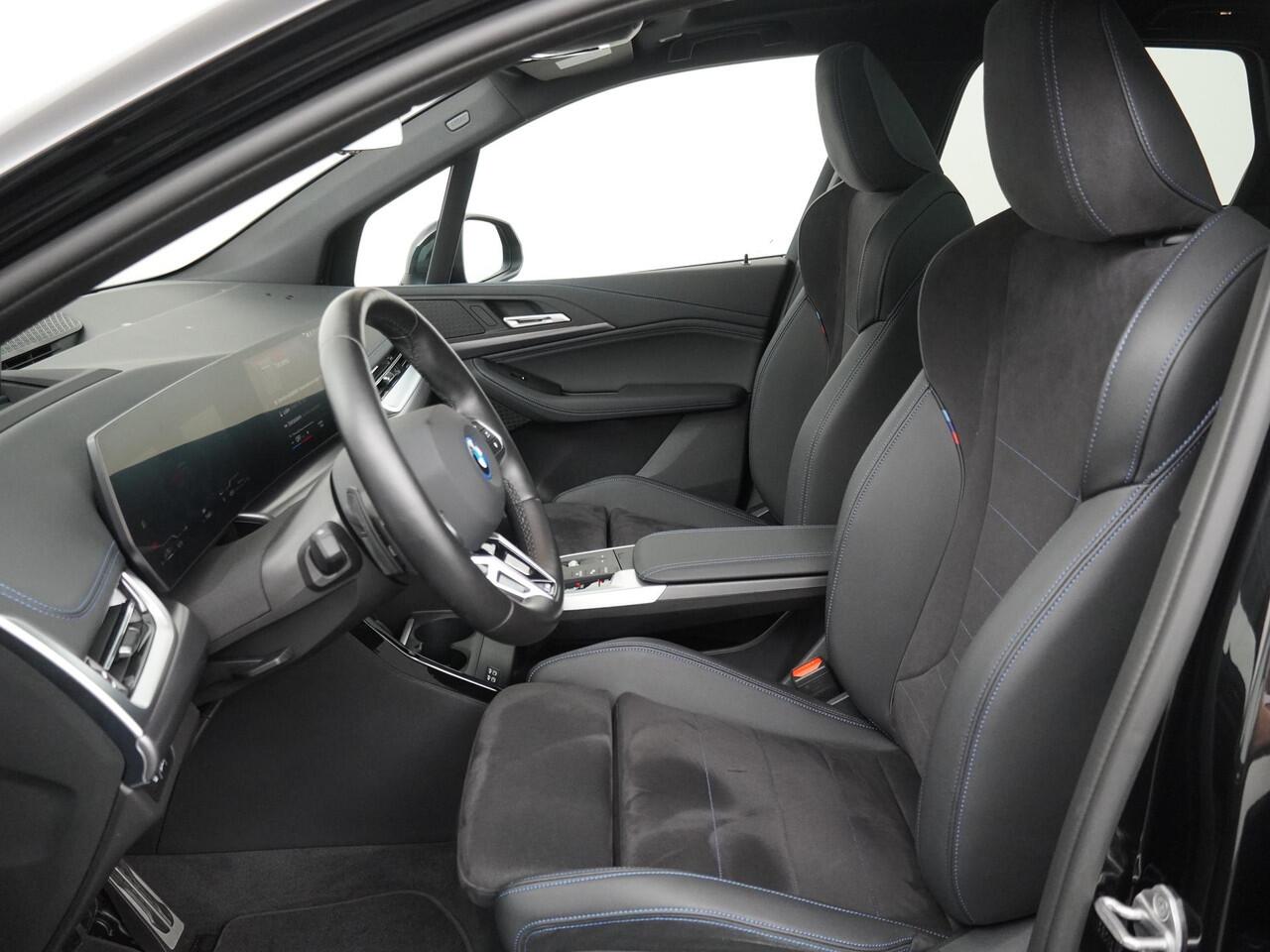 BMW 2-SERIE Active Tourer 225e xDrive | M-Sportpakket | Head-Up | Panoramadak | Stoelverwarming |