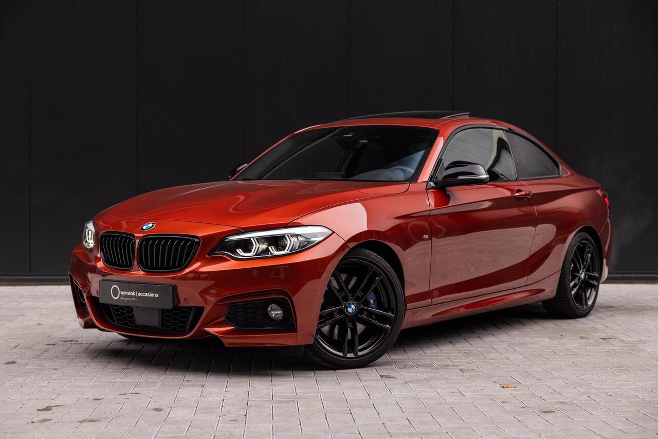 BMW 2-SERIE Coupé 230i High Executive M-Sport | M-Sport| NL Auto | Harman/Kardon | Adaptieve Cruise Control | LED | Rij-hulpsysteem | Sportstoelen | Schuif/Kanteldak | Sportstoelen | DAB | Adaptief Onderstel | Camera | Ele. verstelbare stoelen + Geheugen Links |