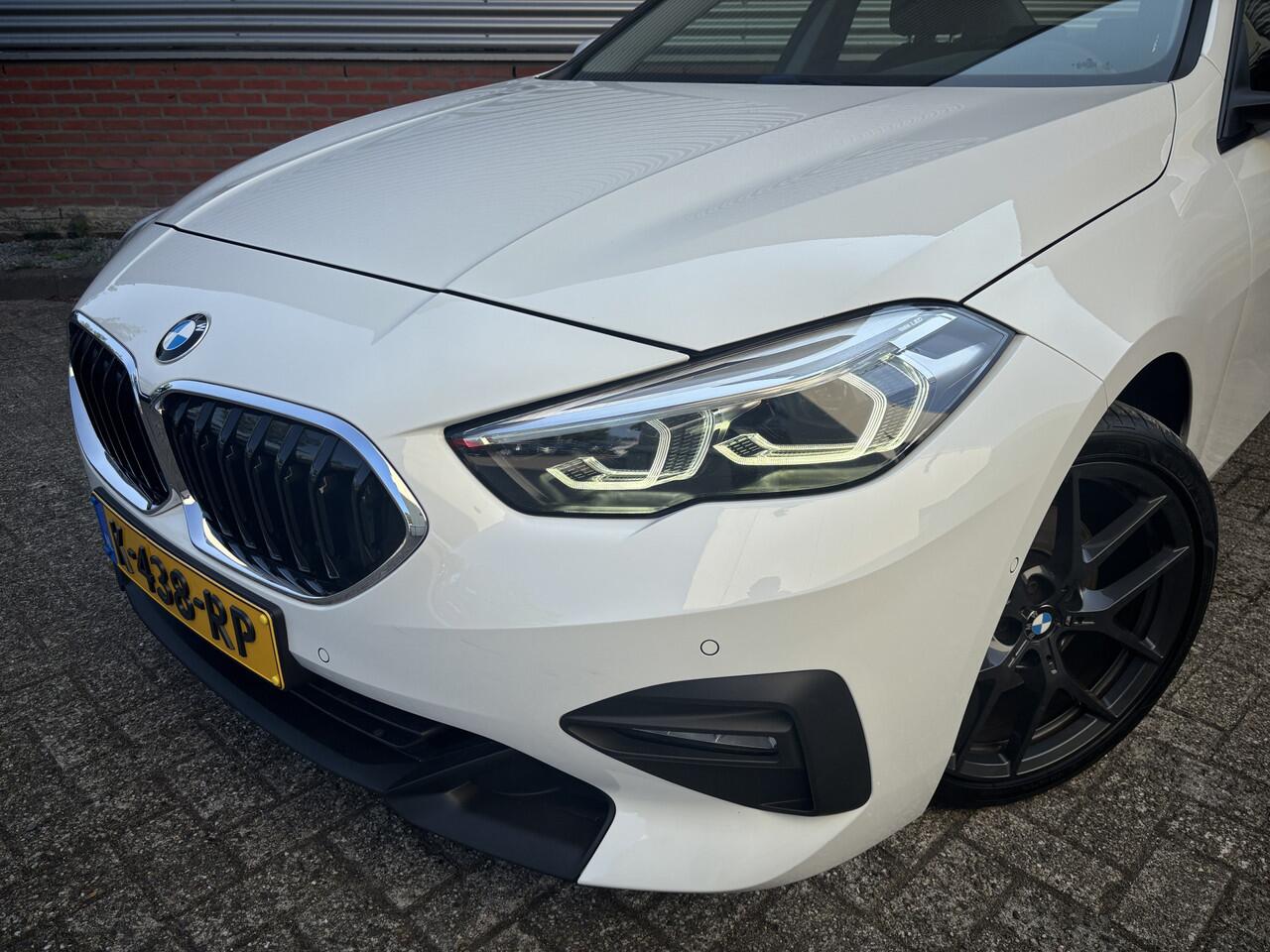 BMW 2-SERIE Gran Coupé 218i Executive | Apple Carplay/Android Auto | 18 inch ///M Velgen | LED |