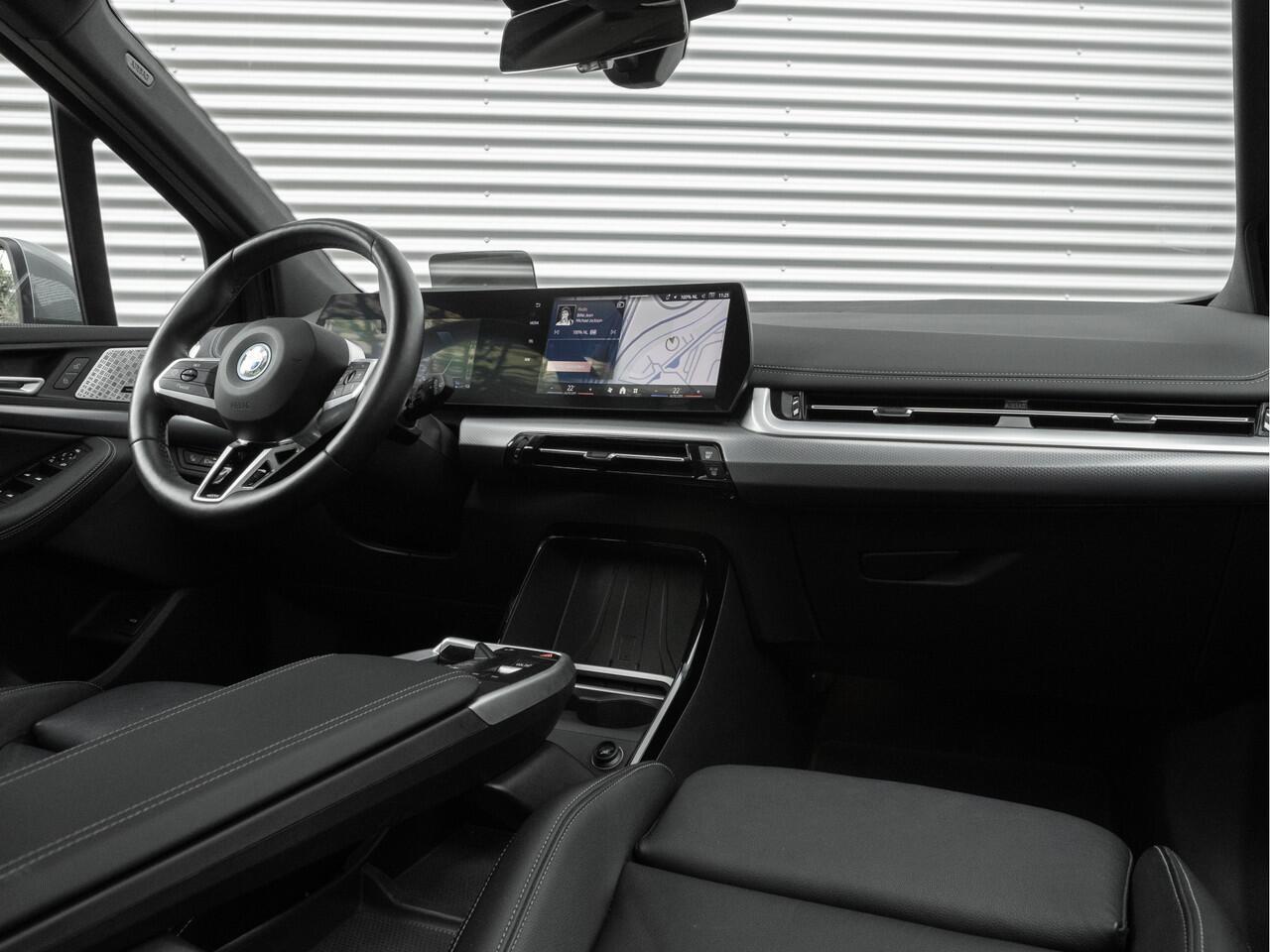 BMW 2-SERIE Active Tourer 225e xDrive M-Sport - Pano - Head-up - Harman Kardon