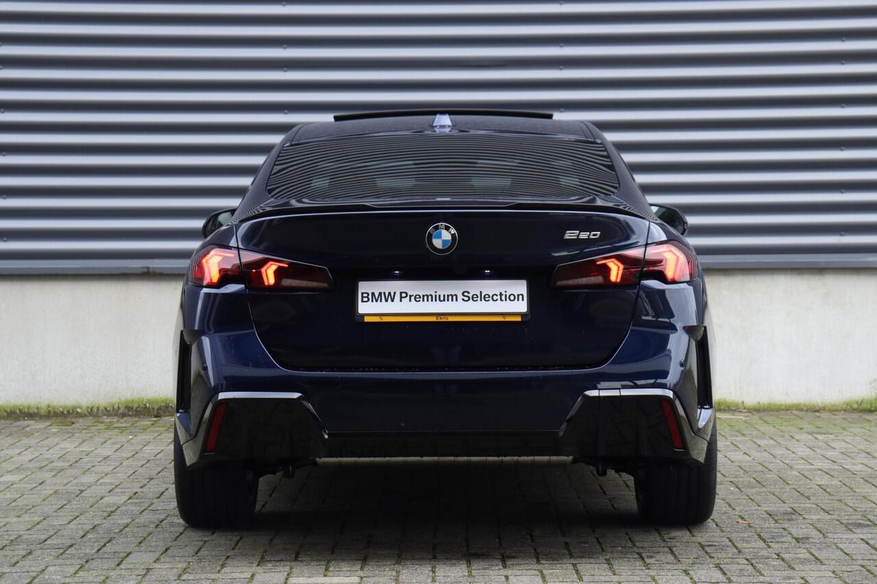 BMW 2-SERIE Gran Coupé 220 | M Sportpakket Pro | Panodak | Harman Kardon | Driving Assistant | Comfort Access | Achteruitrijcamera | Adaptieve LED | 18'' LMV | Ekris Selection