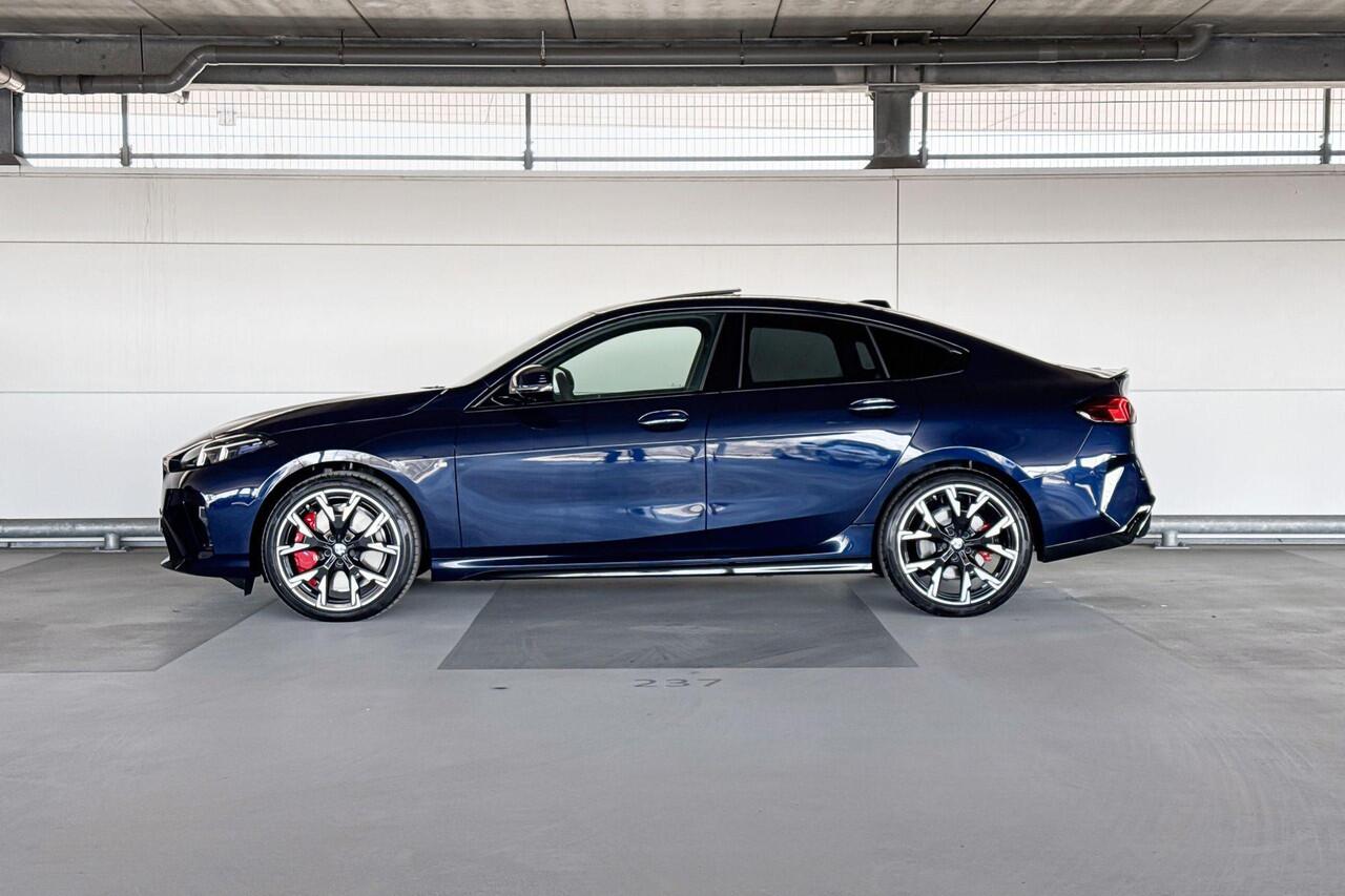 BMW 2-SERIE Gran Coupé 220 | Selections | M Sportpakket Pro | Glazen panoramadak