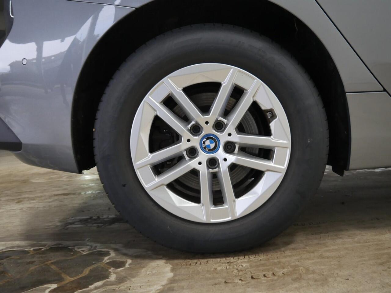 BMW 2-SERIE Active Tourer 225e xDrive | Head-Up | Comfort Acces| Voorbereiding Driving Assistant Plus | Stoelverwarming | Parking assistant plus