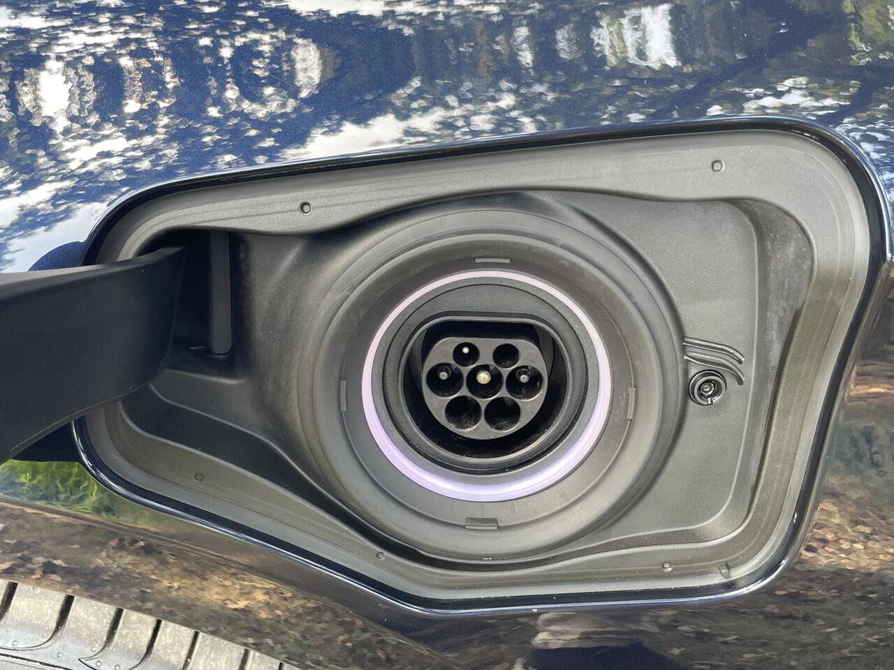 BMW 2-SERIE Active Tourer 225xe iPerformance Executive Leer Stoelverwarming PDC voor en achter info: M.safari 0492588976