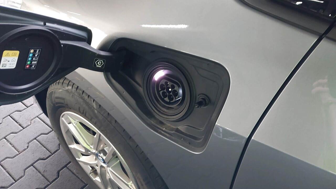 BMW 2-SERIE Active Tourer 225e xDrive | Head-Up | Comfort Acces| Voorbereiding Driving Assistant Plus | Stoelverwarming | Parking assistant plus