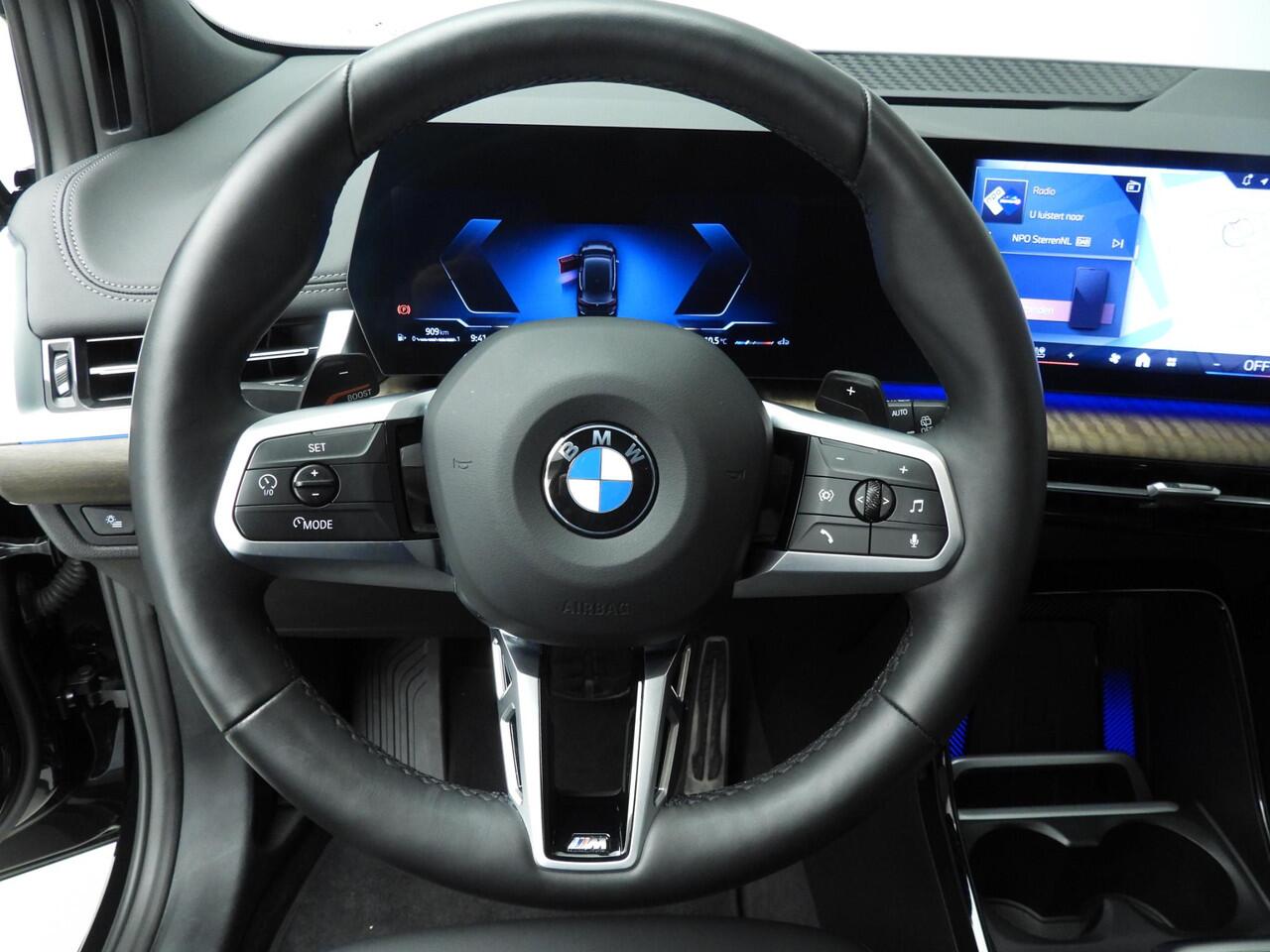 BMW 2-SERIE Active Tourer 218i | M-Sportpakket | LED | Leder | Navigatie | Sportstoelen | Stoelverwarming | Keyles go | DAB | Alu 17 inch