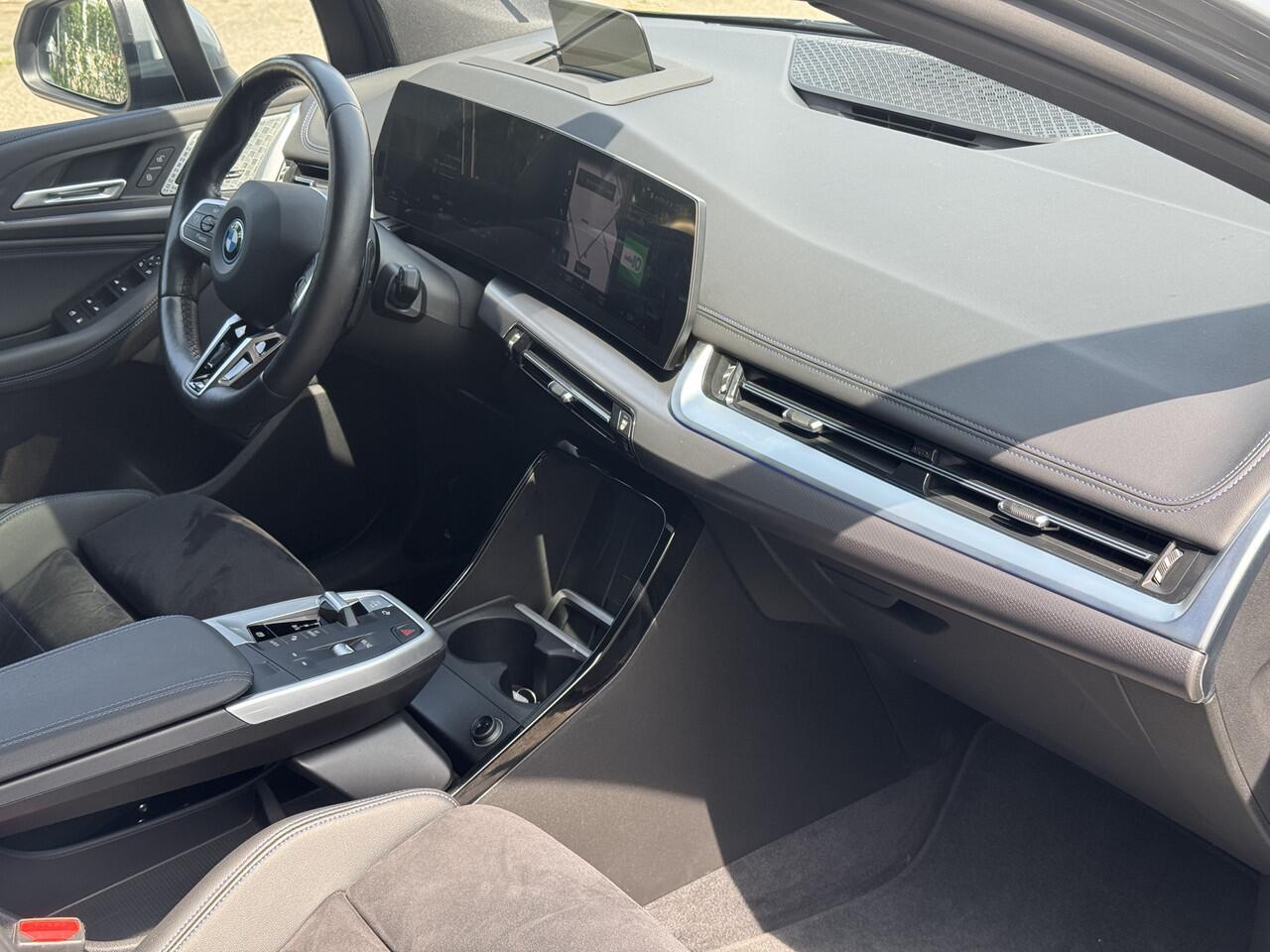 BMW 2-SERIE Active Tourer 225e xDrive M pakket, Harman/Kardon, Head-Up, Trekhaak, Panoramadak, Adaptive cruise, Alle Opies!!! . Een proefrit levert het bewijs. Neem contact op en we maken een afspraak!