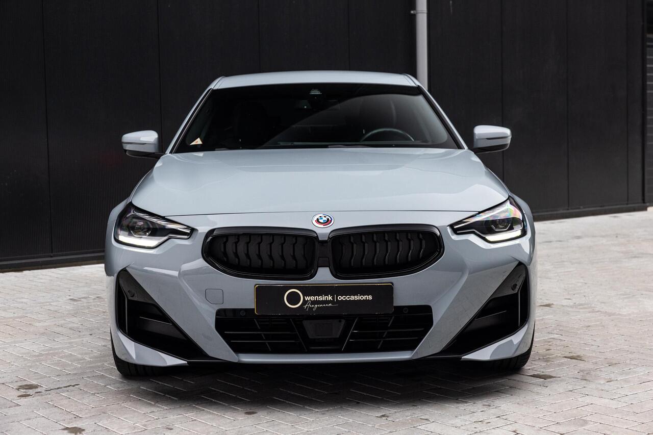 BMW 2-SERIE Coupé 218i | M-Sport | Live Dashboard Plus | Apple Carplay/Android Auto | NL auto | Cruise control adaptief | 19'' LMV | Stoelverwarming | Sportstoelen |