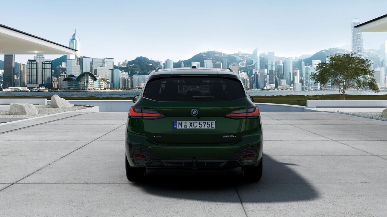 BMW 2-SERIE Active Tourer 225xe High Executive M Sport Automaat / Panoramadak / Sportstoelen / Adaptieve LED / M Adaptief onderstel / Comfort Access / Head-Up / Parking Assistant Plus / Stuurverwarming