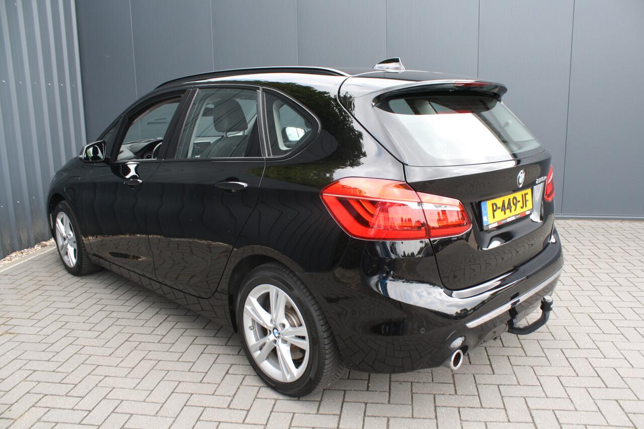 BMW 2-SERIE Active Tourer- TREKHAAK - NAVIGATIE- LEDER 225xe iPerformance High Executive