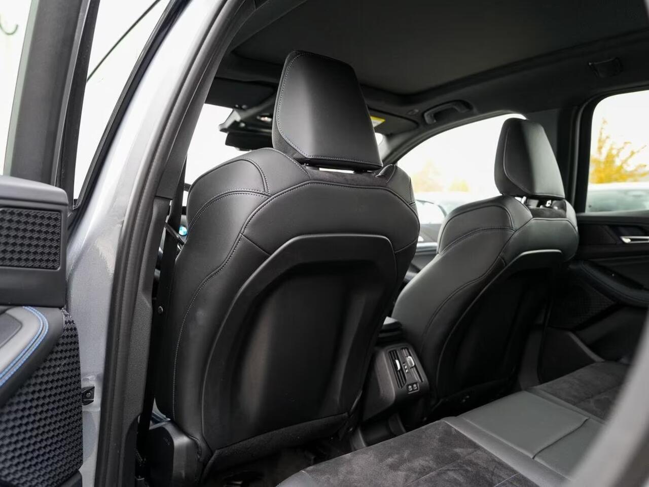 BMW 2-SERIE Active Tourer 218i M Sport Trekhaak Panoramadak Stuurwielverwarming Stoelverwarming Keyless Entry