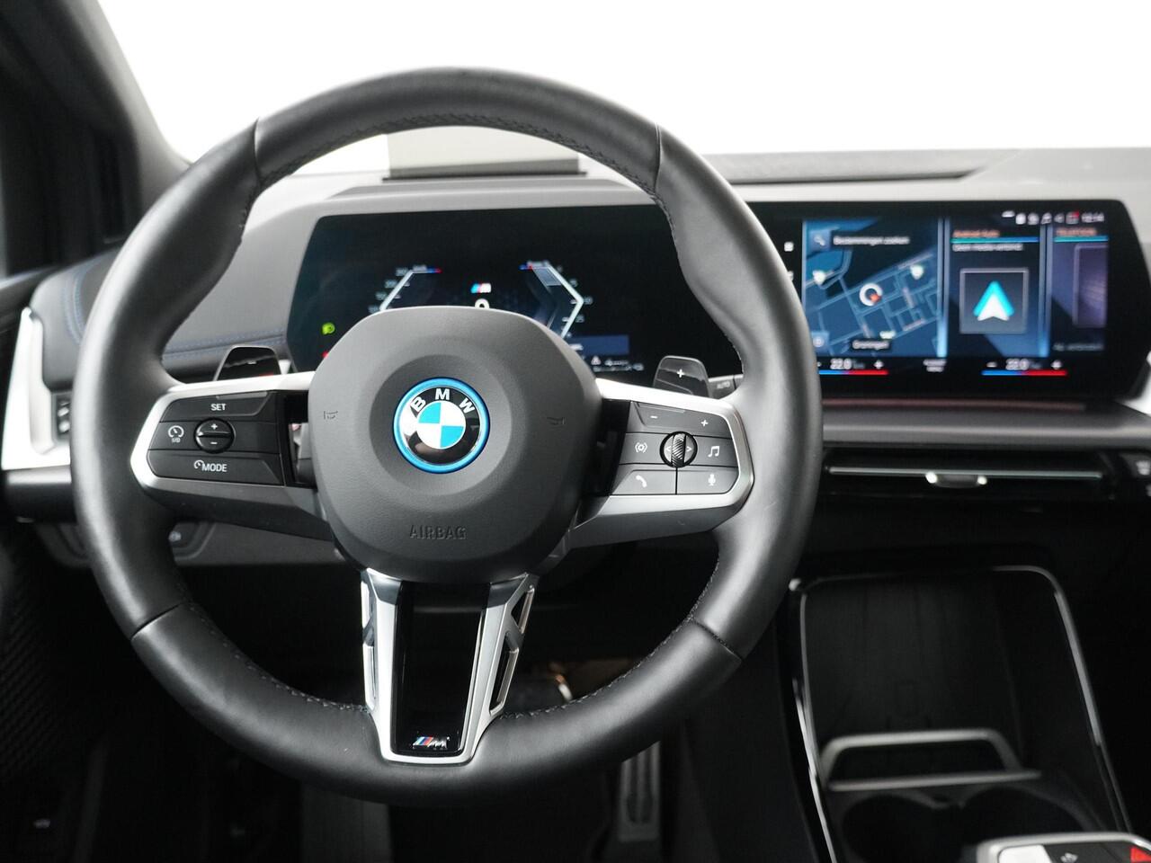 BMW 2-SERIE Active Tourer 225e xDrive | M-Sportpakket | Head-Up | Panoramadak | Stoelverwarming |