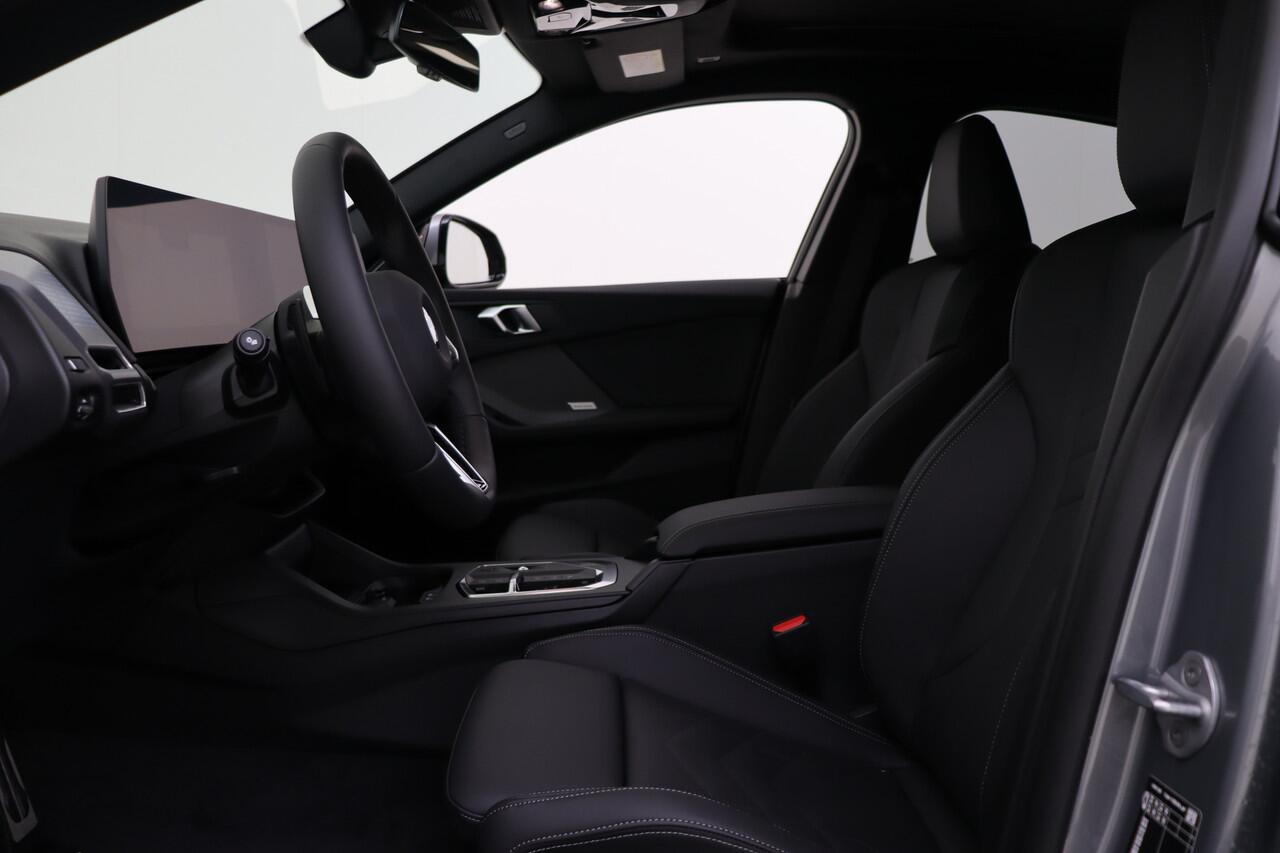 BMW 2-SERIE Gran Coupé 220 M Sport Automaat / Sportstoelen / Achteruitrijcamera / Adaptieve LED / M Adaptief onderstel / Comfort Access / Parking Assistant / Stoelverwarming
