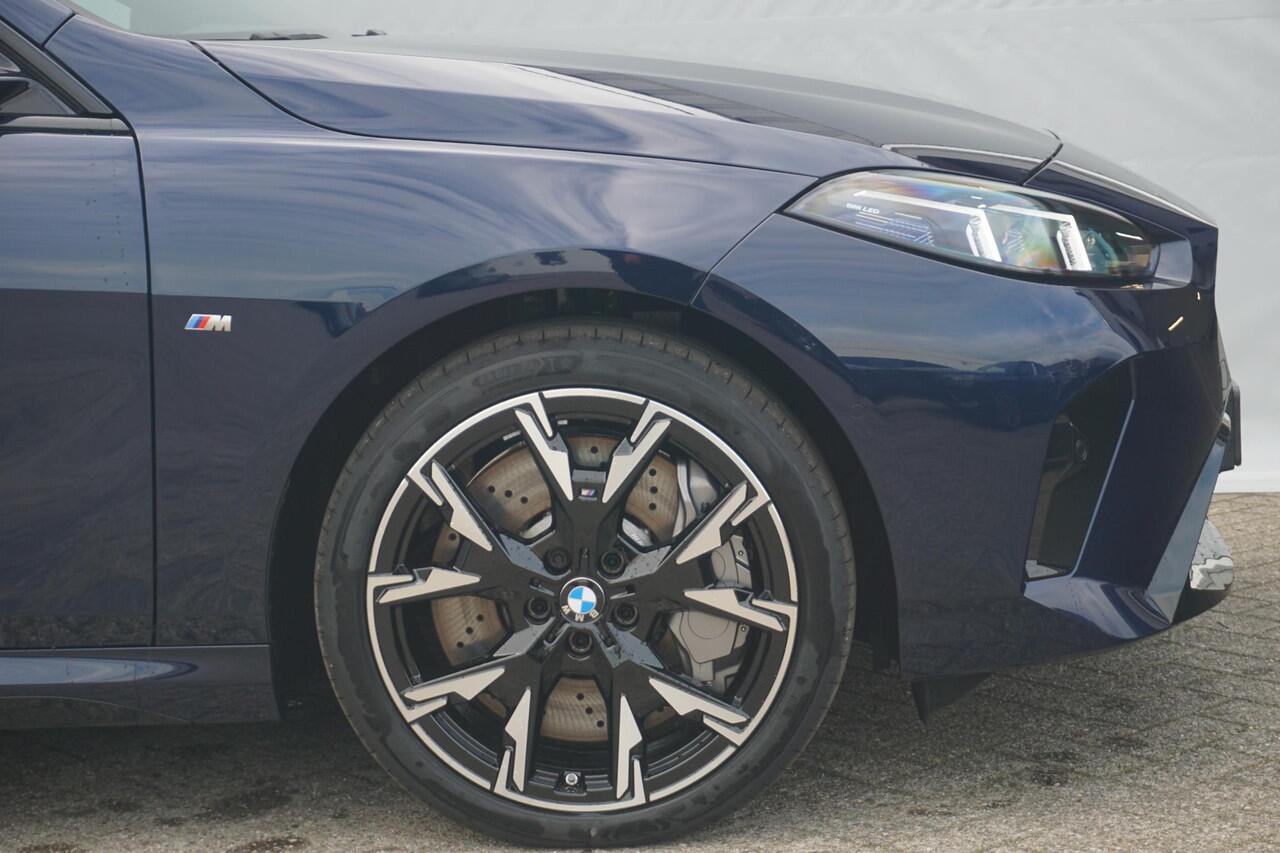 BMW 2-SERIE Gran Coupé 223 xDrive 19'' / Panoramdak / Harman Kardon / Head-Up Display / Trekhaak