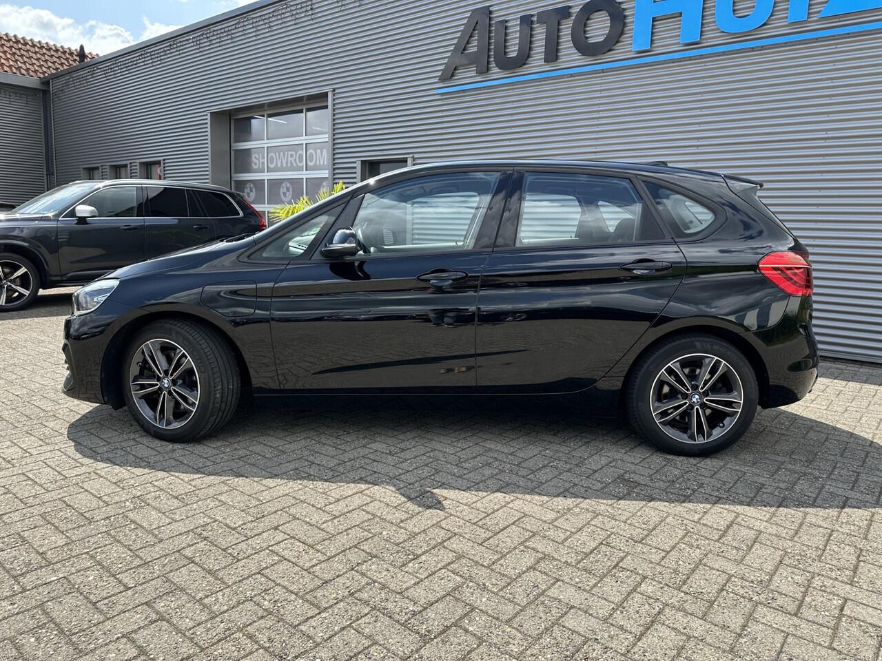 BMW 2-SERIE Active Tourer 225xe iPerformance Executive Sport Line Adaptive Cruise Control Stoelverwarming PDC DAB LED