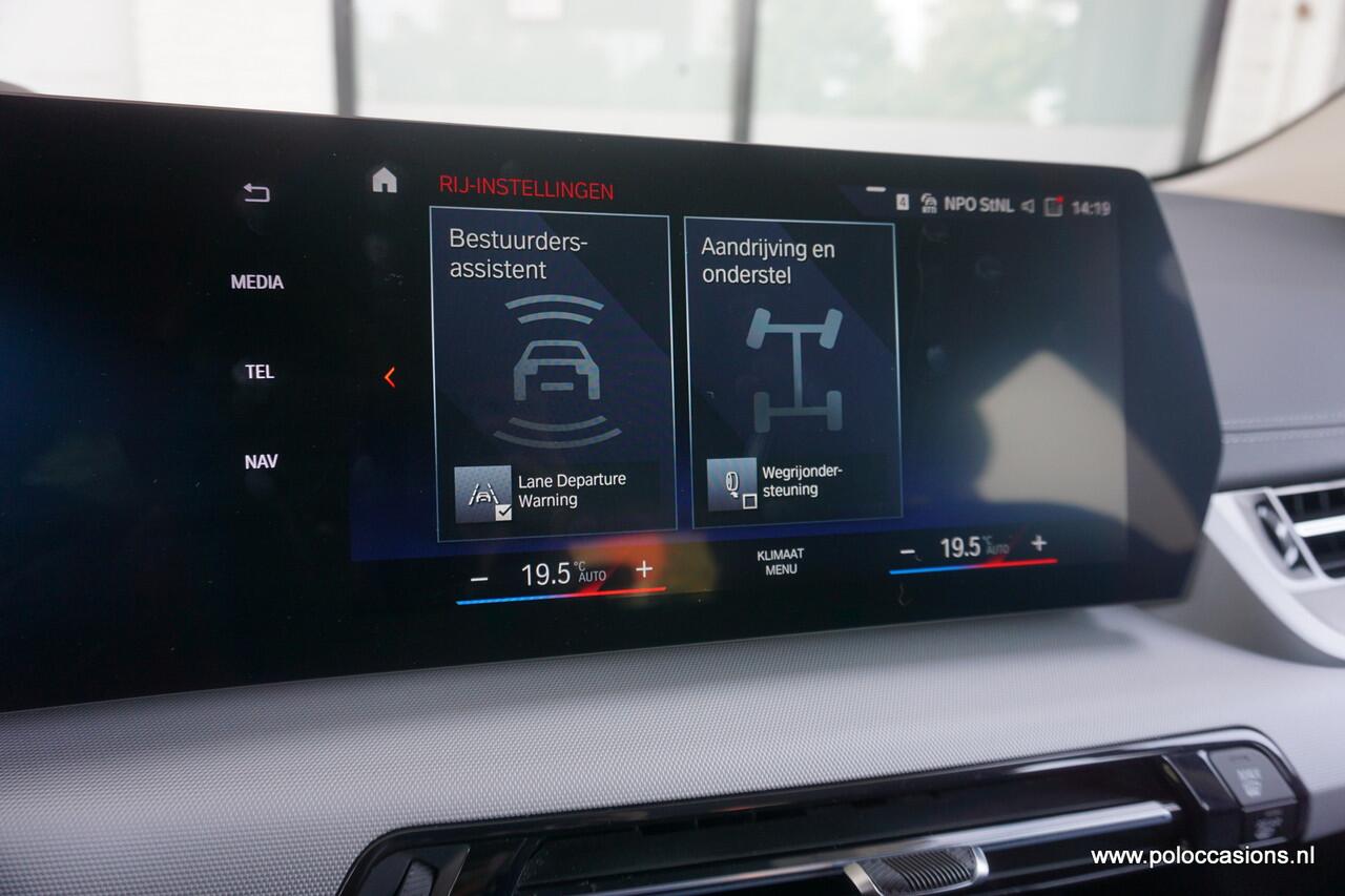 BMW 2-SERIE Active Tourer 218i Steptronic | Curved screen | Head Up | LED | Carplay